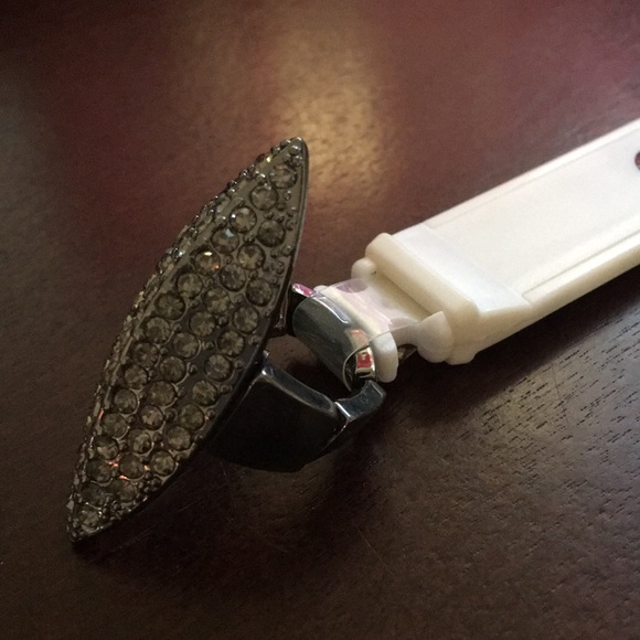 Guess Ring - Picture 3 of 6